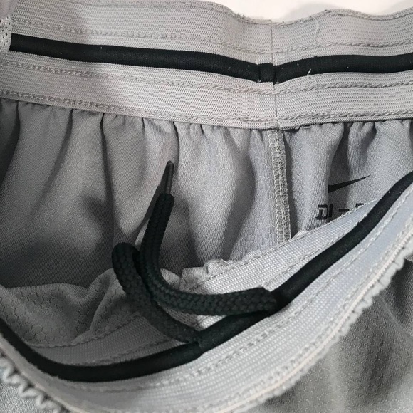 Men’s Nike Dri-Fit Swoosh Logo Graphic Shorts Size Small - Picture 5 of 7